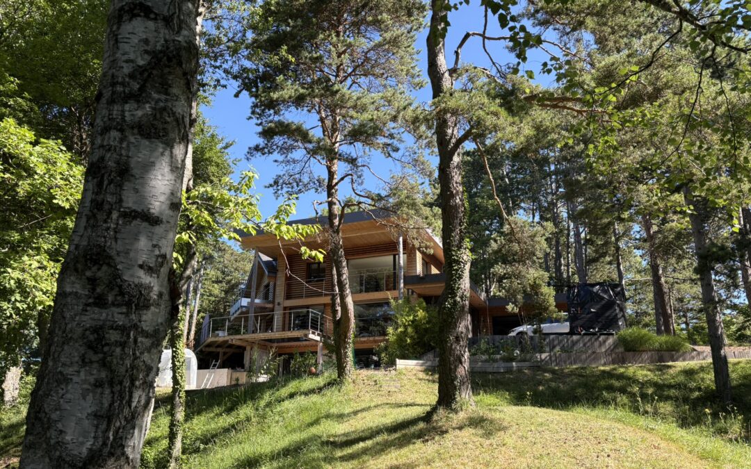 Maison dans la pinède