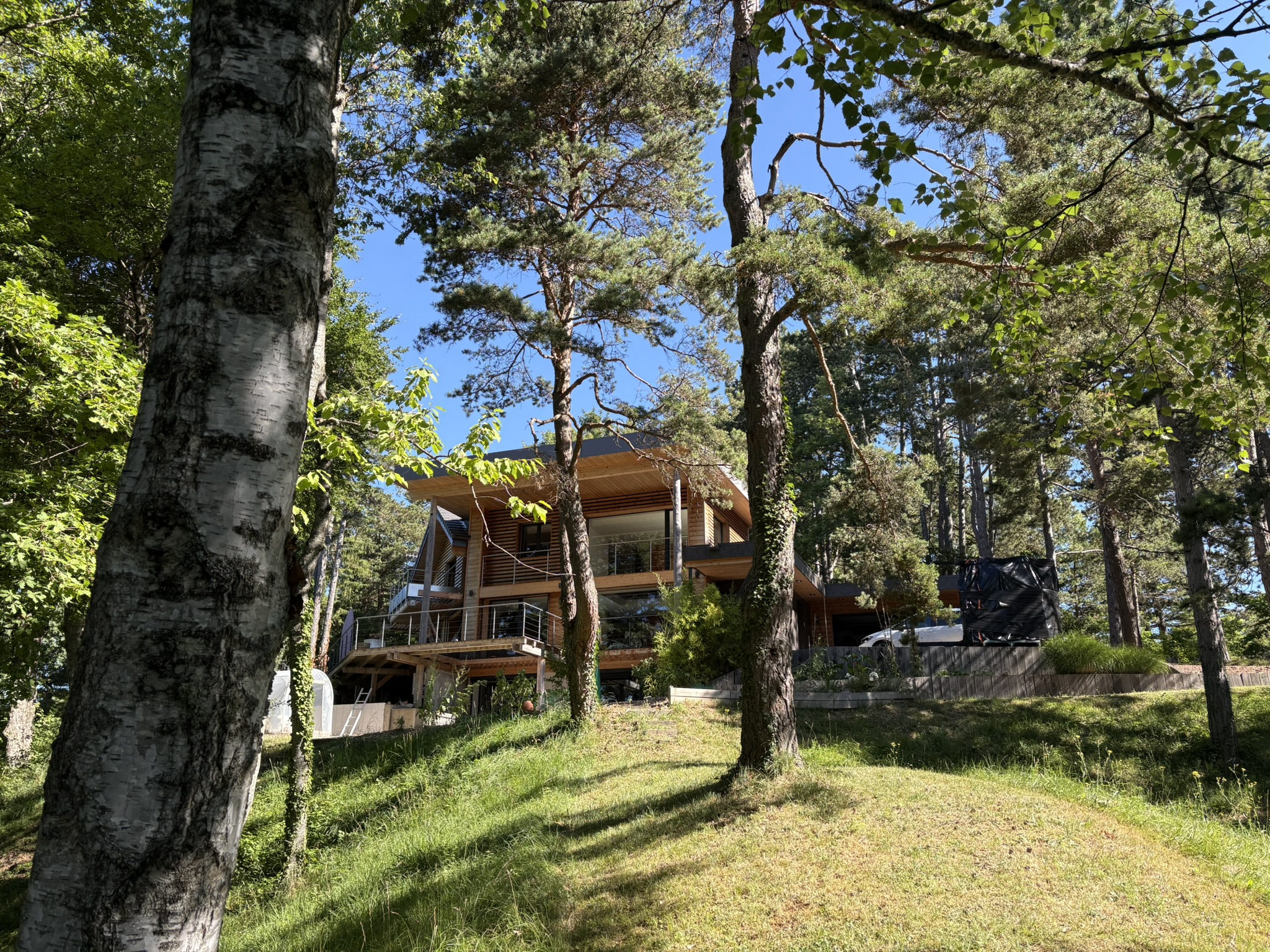 maison dans la foret -cranves sales -origines architecteurs