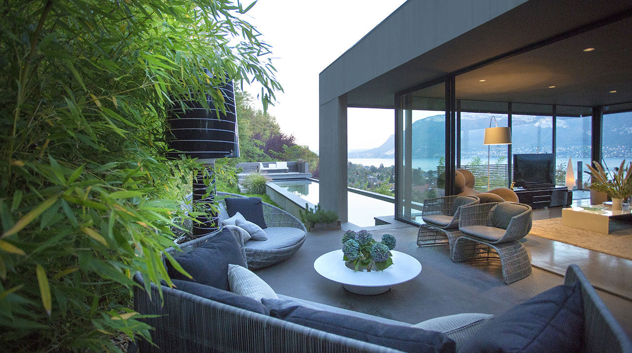 annecy villa haute savoie origines architecteurs nelly guyot nbo piscine spa luxe
